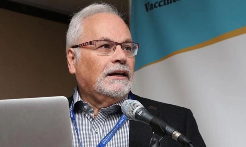 Παυλάκης-Κορονοϊός: «Πολύ νωρίς να μιλάμε για προστασία σε επίπεδο πληθυσμού»